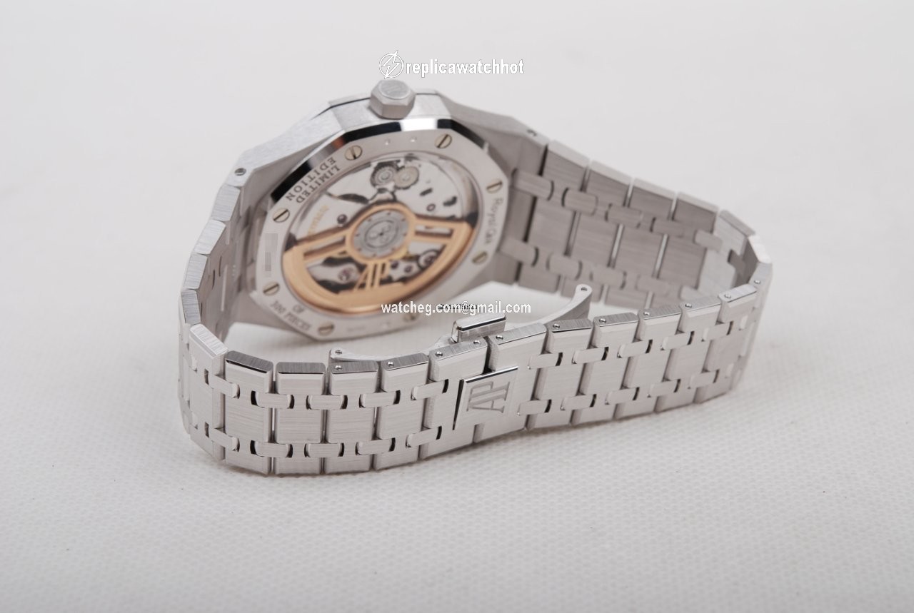 Audemars Piguet Mens watch Unisex Automatic White gold 15503BC 2