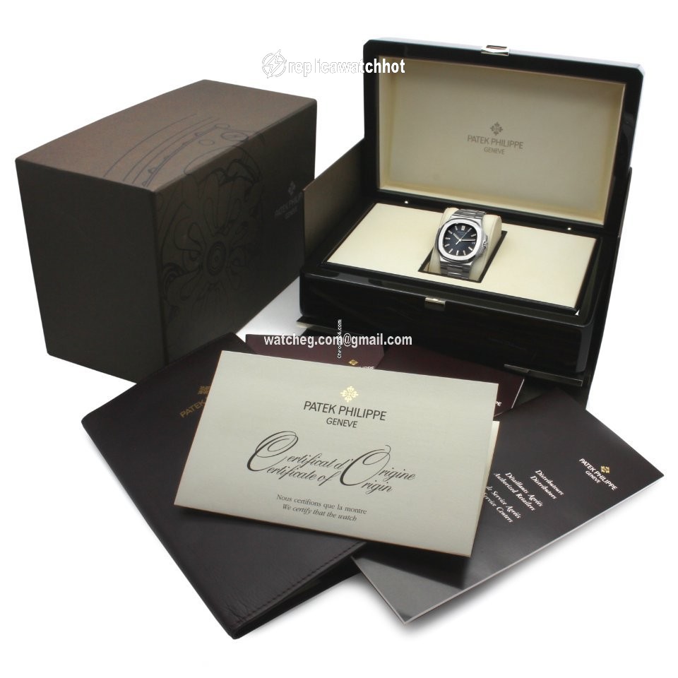 Patek Philippe Nautilus Mens watch Unisex Automatic Steel 5711 1A-001 2