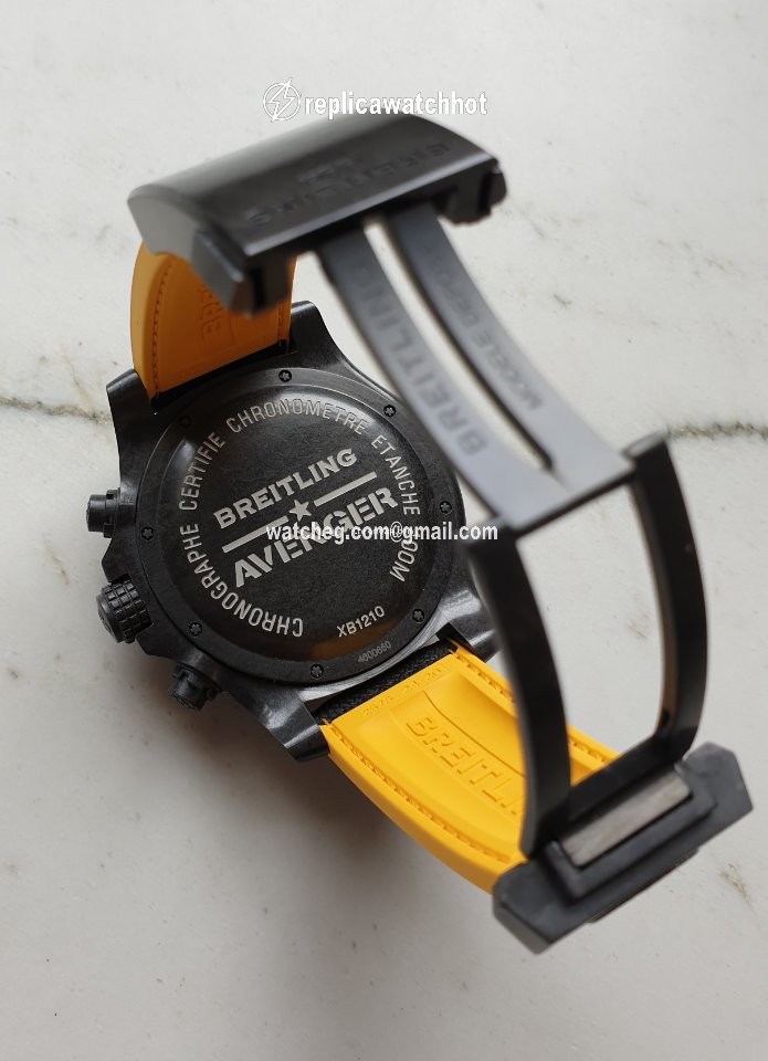 Breitling Avenger Hurricane Mens watch Unisex Automatic Carbon XB0180E4|BF31|284S|X20D.4 2