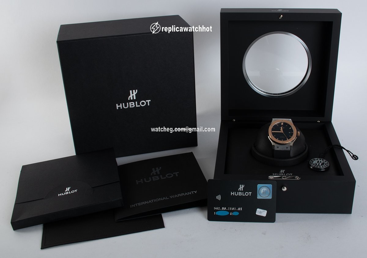 Hublot Classic Fusion 45, 42, 38, 33 mm Mens watch Unisex Automatic Titanium 542.NO.1181.RX 2