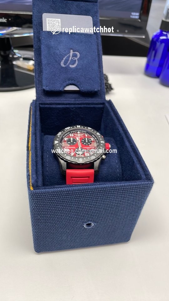Breitling Endurance Pro Mens watch Unisex Quartz X823109A1K1S1 2