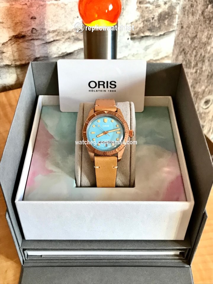 Oris Divers Sixty Five Mens watch Unisex Automatic Bronze 01 733 7771 3155-07 5 19 04BR 2