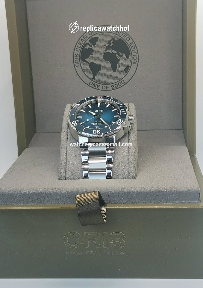 Oris Aquis Date Mens watch Unisex Automatic Steel 01 733 7732 4185 2