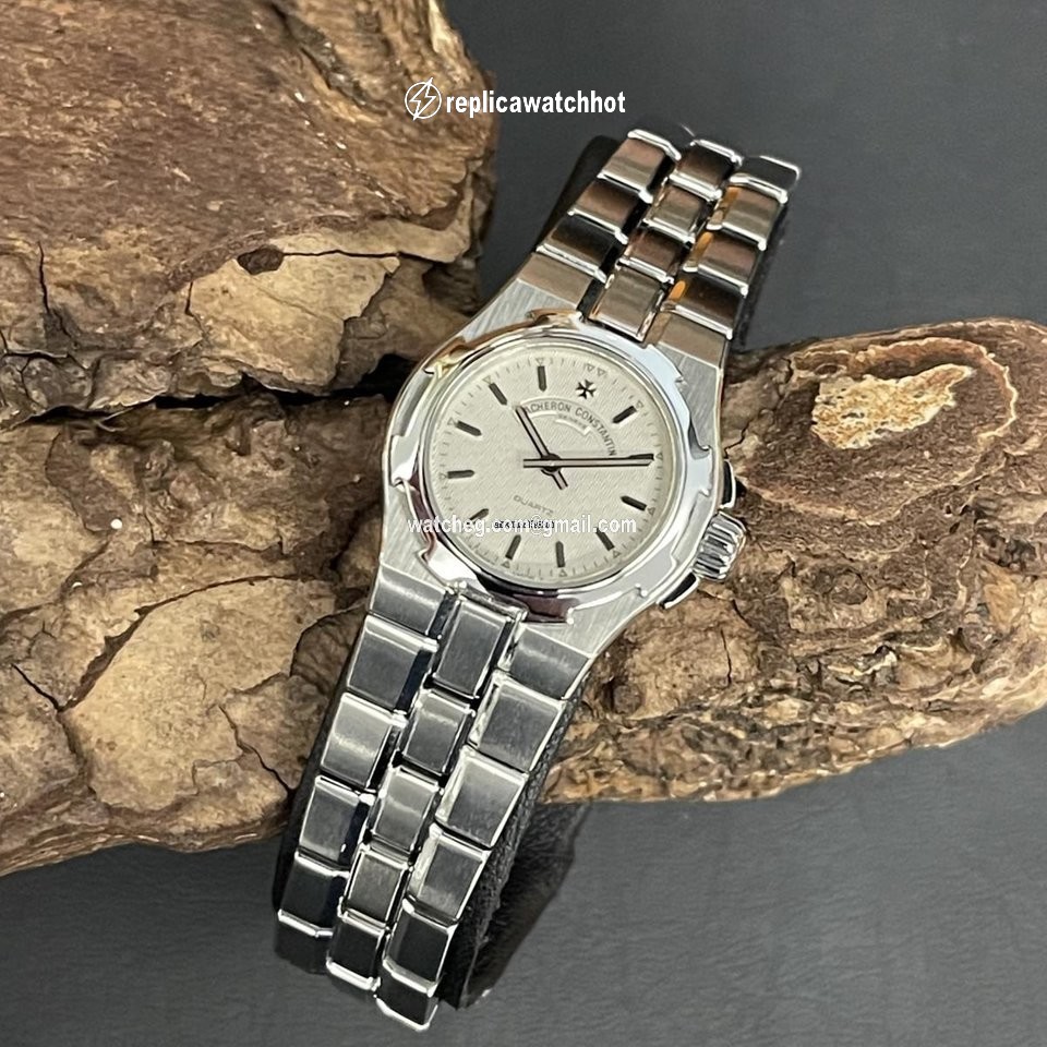Vacheron Constantin Overseas Quartz Steel 16050 2