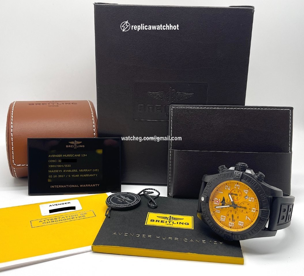 Breitling Avenger Hurricane Mens watch Unisex Automatic Carbon XB0170E4 I533 282S 2