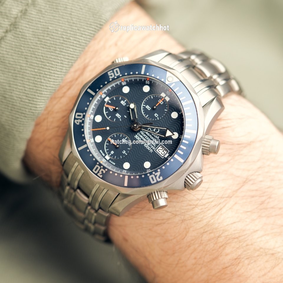 Omega Seamaster Diver 300 M Mens watch Unisex Automatic Titanium 2298.80.00 2