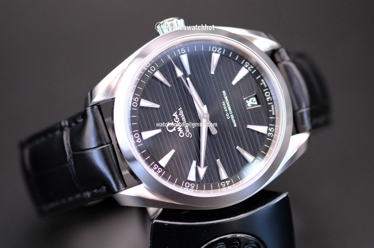 Omega Seamaster Aqua Terra Mens watch Unisex Automatic Steel 220.13.41.21.01.001 2