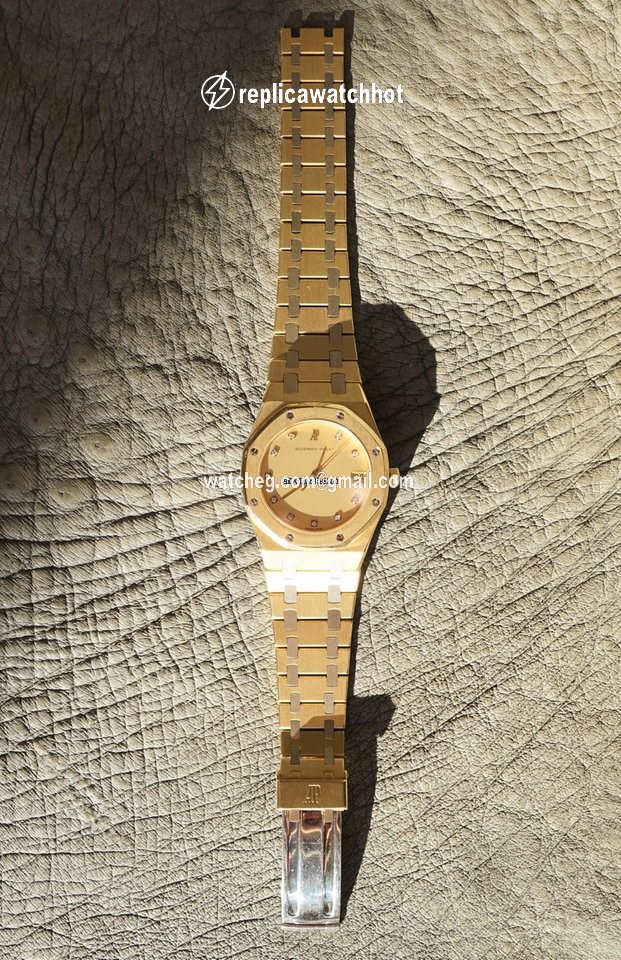 Audemars Piguet Royal Oak Mens watch Unisex Quartz Yellow gold 6023 2