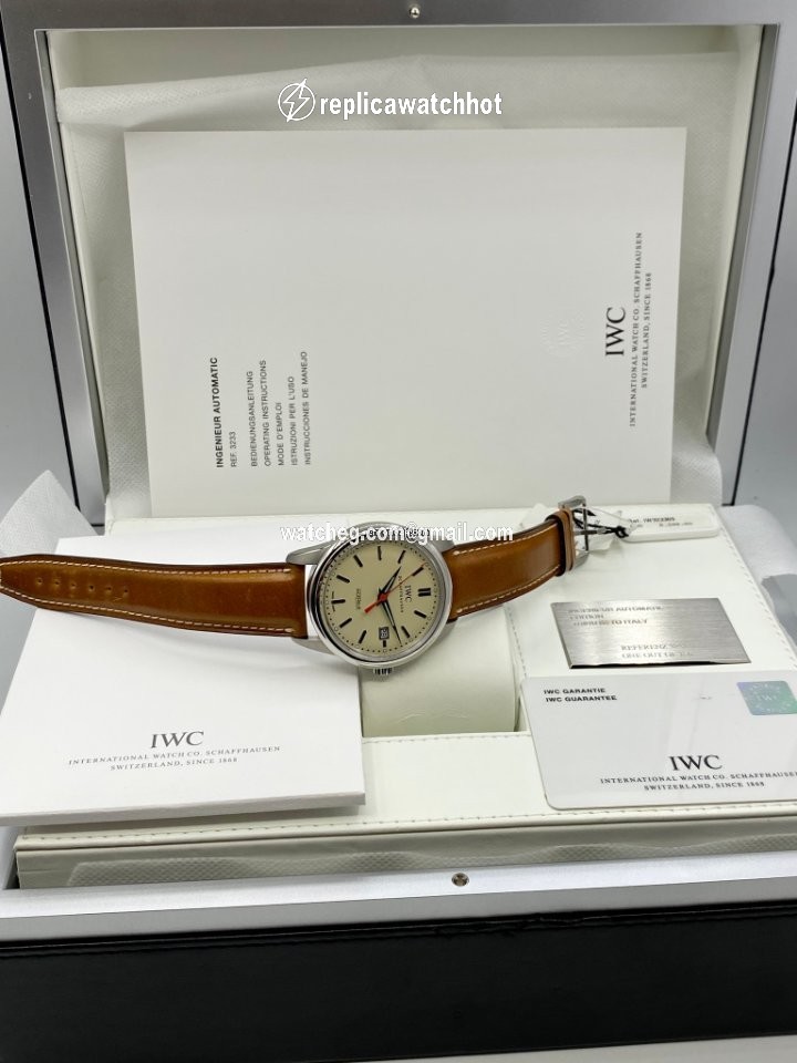IWC Ingenieur Automatic Mens watch Unisex Automatic Steel IW323309 2