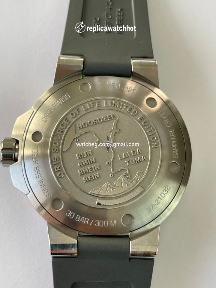 Oris Aquis Date Mens watch Unisex Automatic Steel 01 733 7730 4125-Set MB 2