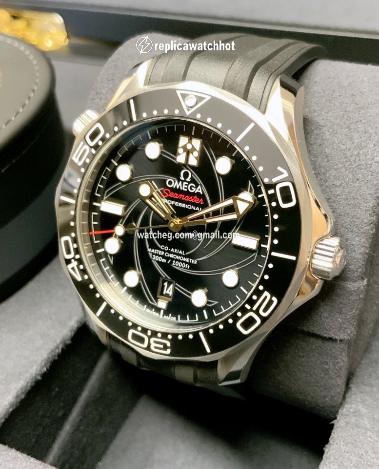 Omega Seamaster Diver 300 M Mens watch Unisex Automatic Steel 210.22.42.20.01.004 2