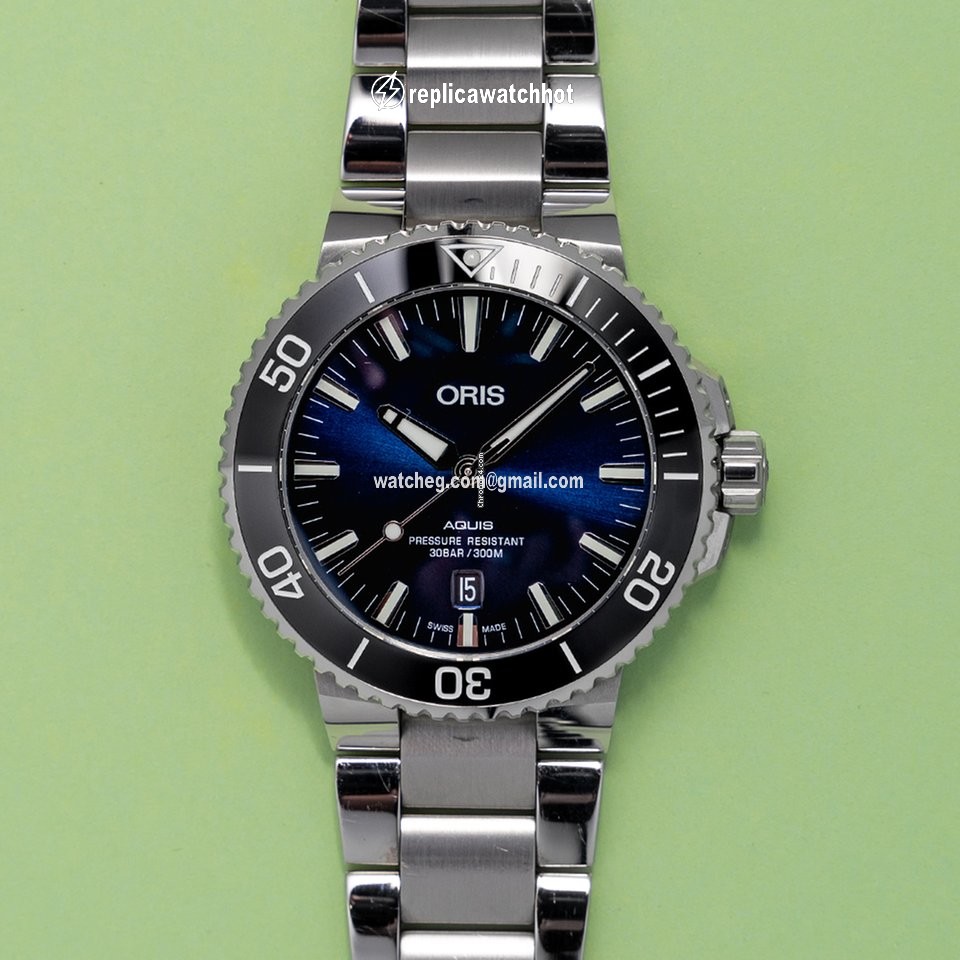 Oris Aquis Date Mens watch Unisex Automatic Steel 01 733 7730 4135-07 8 24 05PEB 2