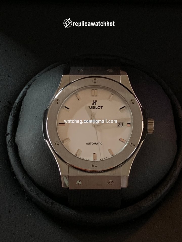 Hublot Classic Fusion 45, 42, 38, 33 mm Mens watch Unisex Automatic Titanium 542.NX.2611.LR 2
