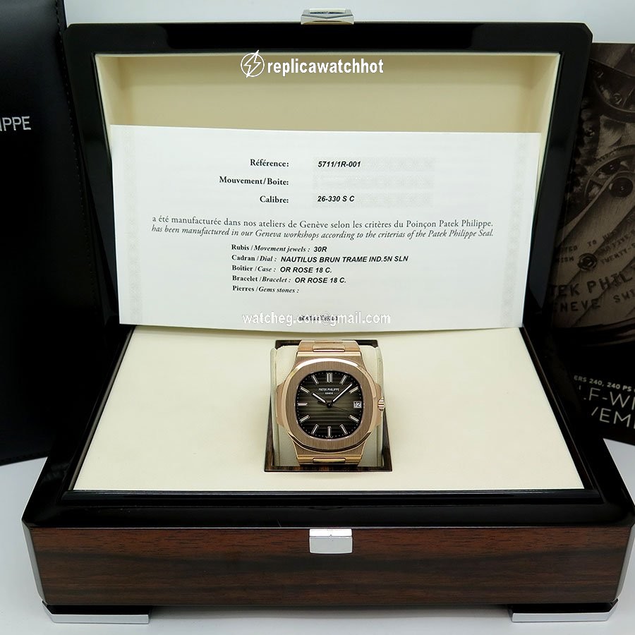 Patek Philippe Nautilus Mens watch Unisex Automatic Rose gold 5711 1R 2
