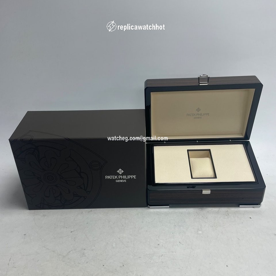 Patek Philippe Annual Calendar Mens watch Unisex Automatic Rose gold 5035R-011 2