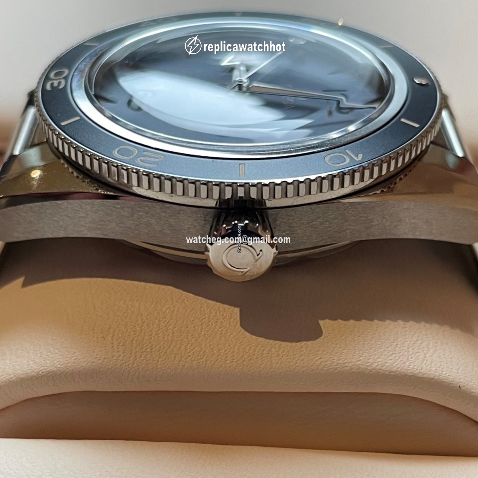 Omega Seamaster 300 Mens watch Unisex Automatic Steel 234.30.41.21.03.001 2