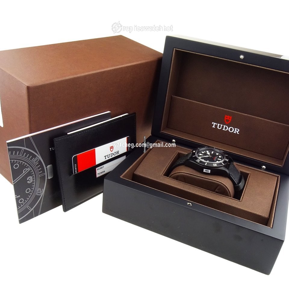 Tudor Black Bay Dark Mens watch Unisex Automatic Steel 7923DK 2