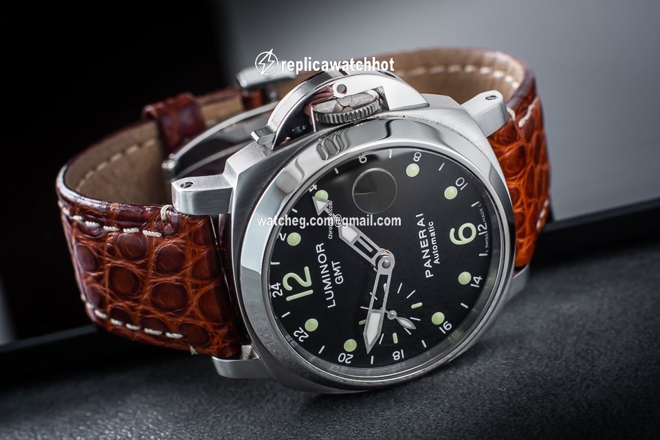 Panerai Luminor GMT Automatic Mens watch Unisex Automatic Steel PAM 00159 2