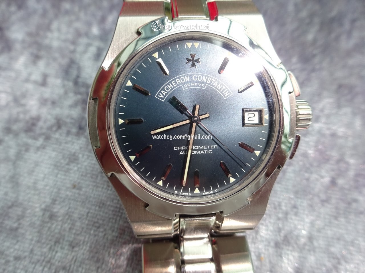 Vacheron Constantin Overseas Mens watch Unisex Automatic Steel 42040 2