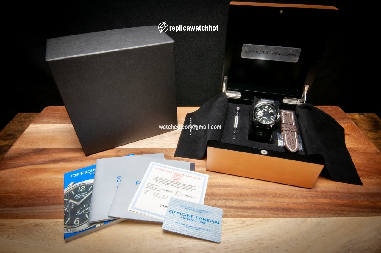 Panerai Luminor GMT Automatic Mens watch Unisex Automatic Steel PAM 00088 2