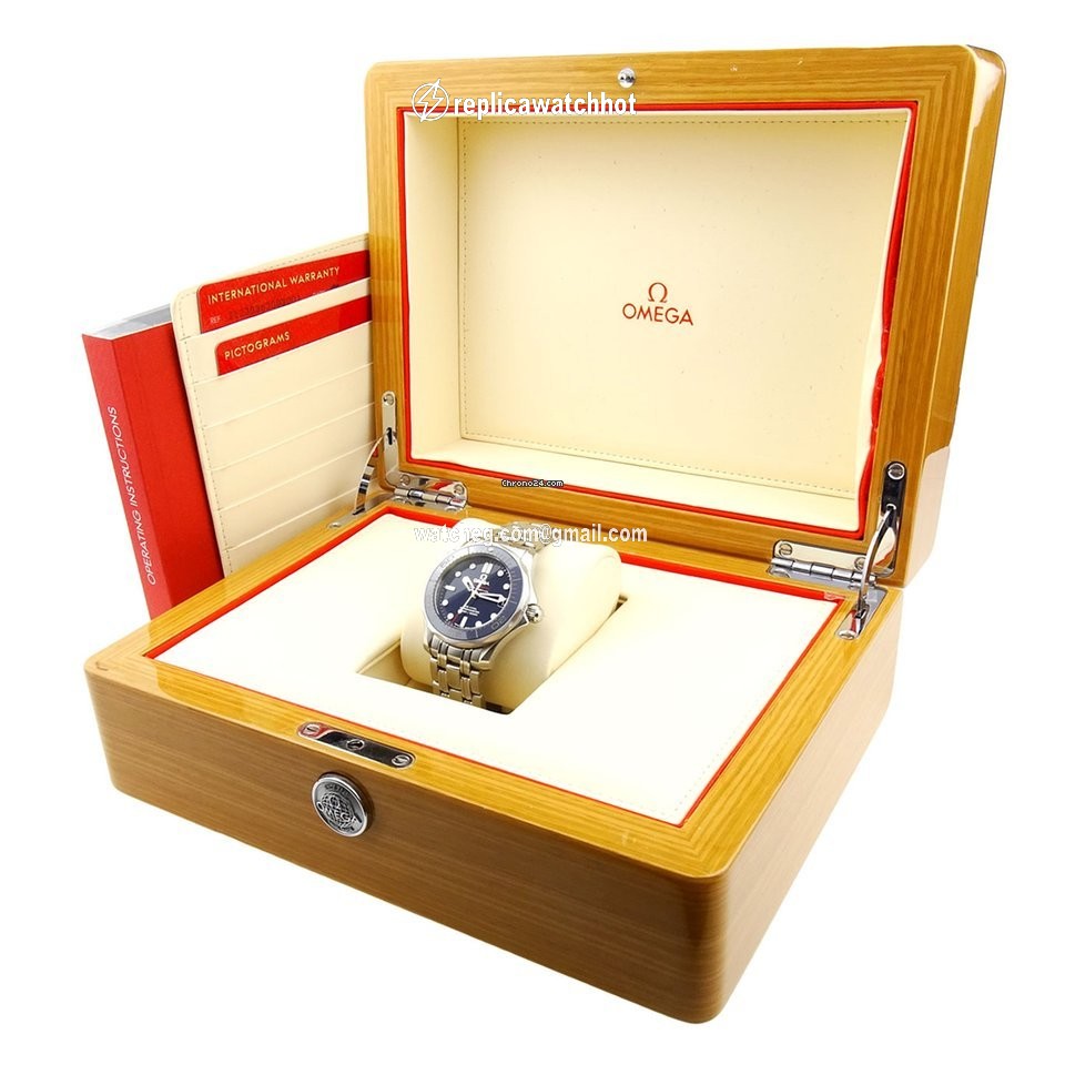 Omega Seamaster Diver 300 M Mens watch Unisex Automatic Steel 212.30.36.20.03.001 2