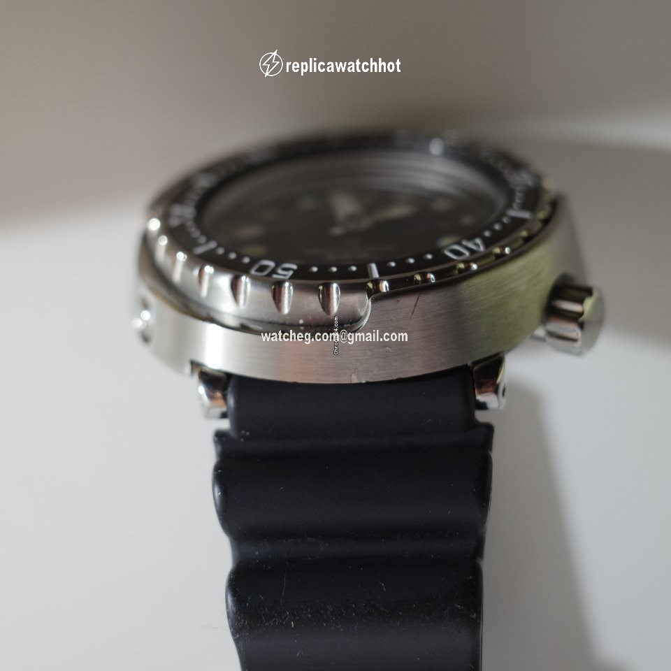 Seiko Prospex Mens watch Unisex Quartz Steel SBBN045 2