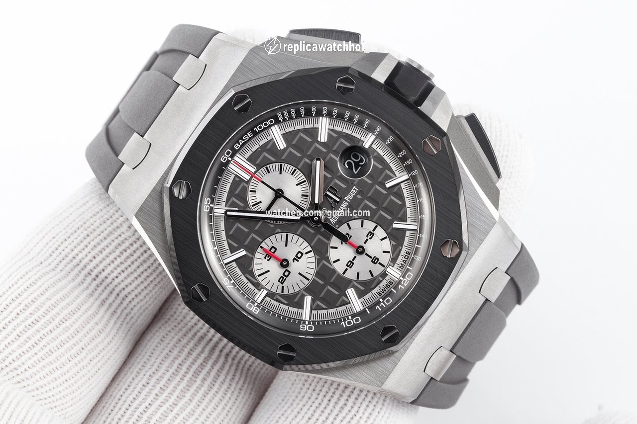 Audemars Piguet Royal Oak Offshore Chronograph Mens watch Unisex Automatic Titanium 26400IO.OO.A004CA.01 2