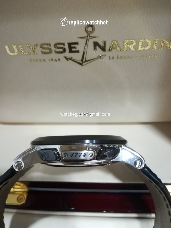 Ulysse Nardin Executive Dual Time Mens watch Unisex Automatic Steel 243-00-3 42 2