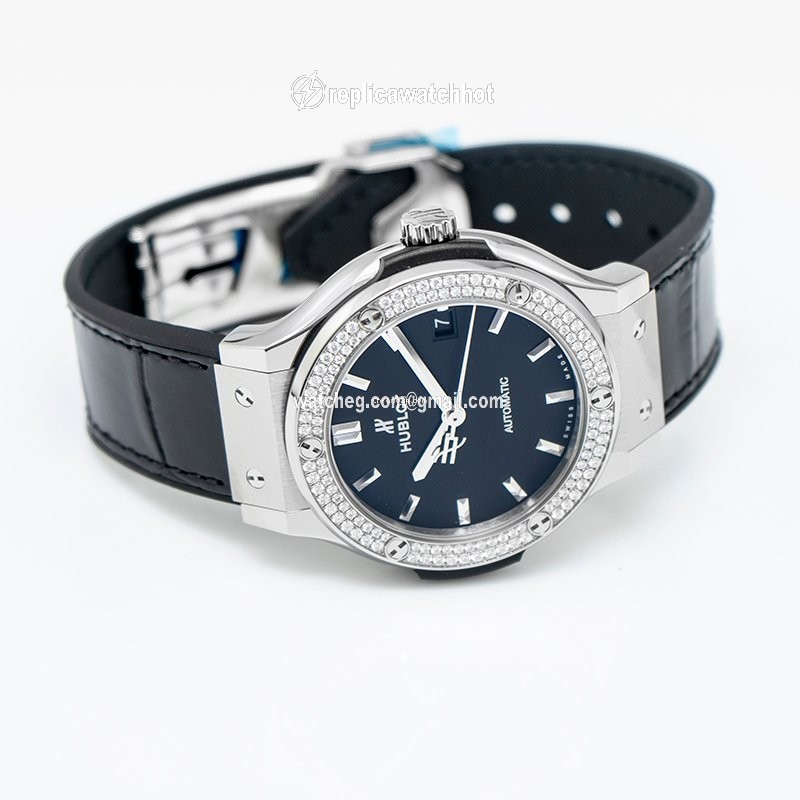 Hublot Classic Fusion 45, 42, 38, 33 mm Mens watch Unisex Automatic Titanium 565.NX.1171.LR.1104 2