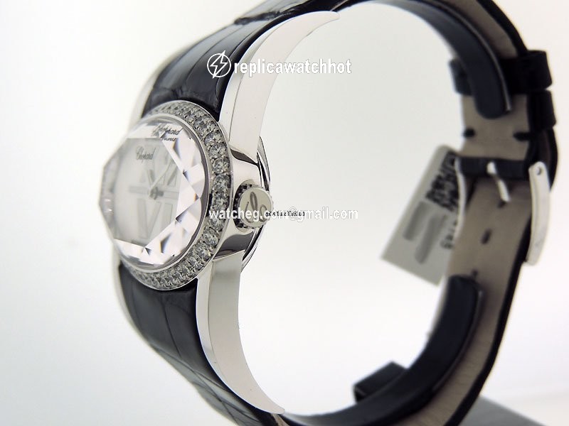 Chopard Happy Diamonds Womens watch Quartz White gold 134578 2