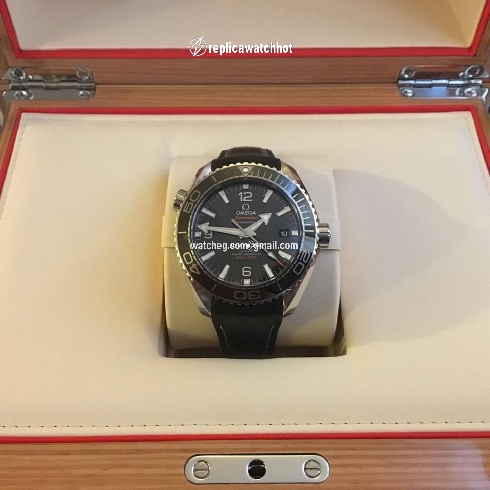 Omega Seamaster Planet Ocean Mens watch Unisex Automatic Steel 215.33.44.21.01.001 2