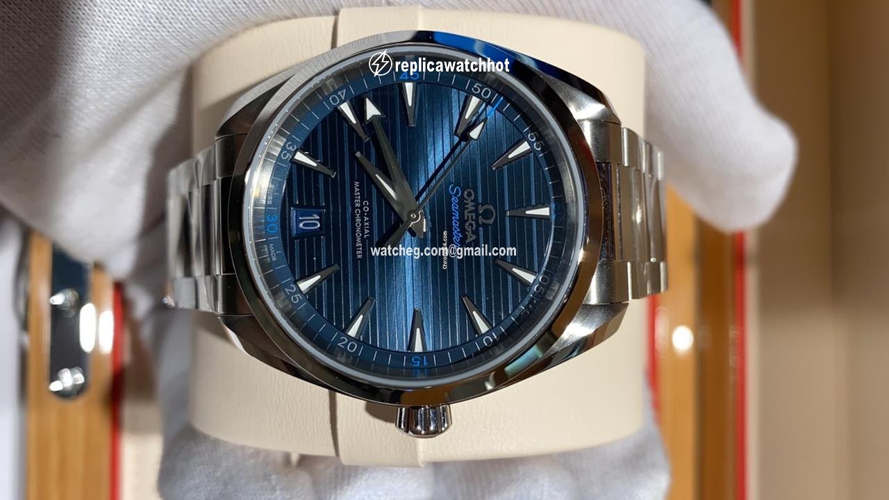 Omega Seamaster Aqua Terra Mens watch Unisex Automatic Steel 220.10.41.21.03.001 2