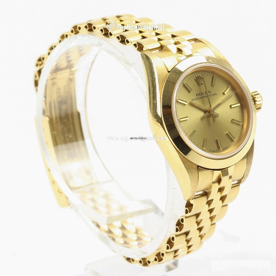 Rolex Oyster Perpetual 26 Womens watch Yellow gold Automatic 67188 2
