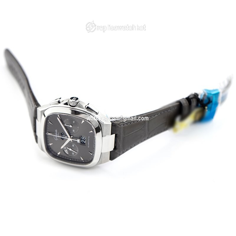 Glashtte Original Seventies Chronograph Panorama Date Mens watch Unisex Automatic Steel 1-37-02-01-02-30 2