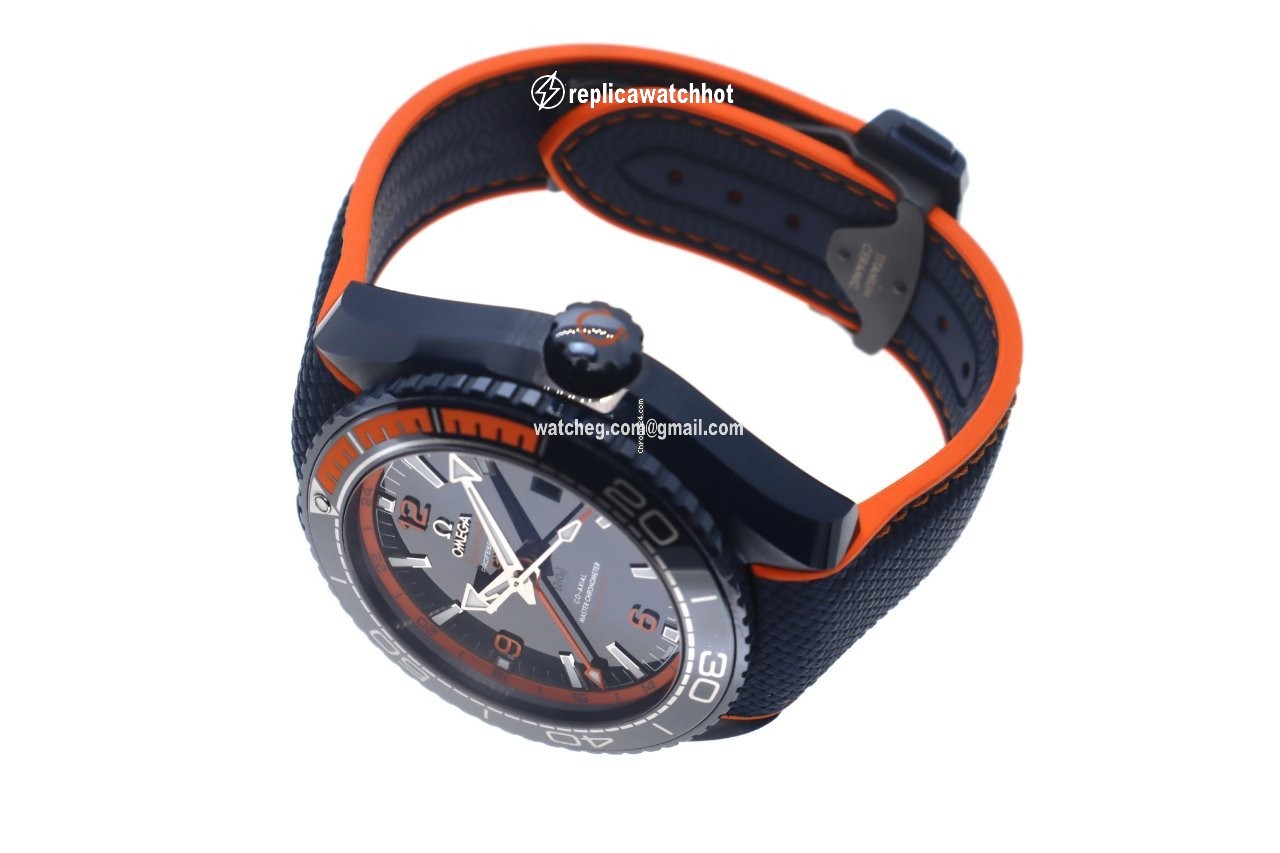 Omega Seamaster Planet Ocean Mens watch Unisex Automatic Ceramic 215.92.46.22.03.001 2