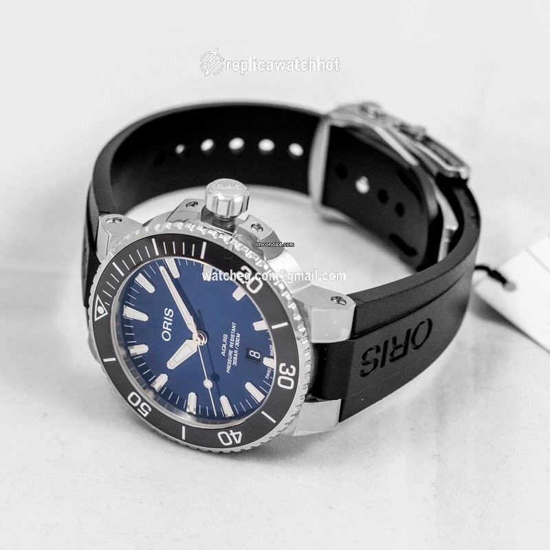 Oris Aquis Date Mens watch Unisex Automatic Steel 01 733 7730 4135-07 4 24 64EB 2