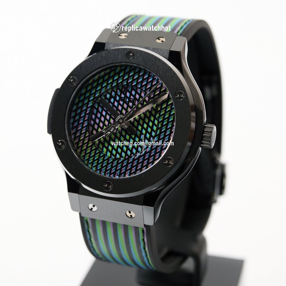 Hublot Classic Fusion 45, 42, 38, 33 mm Mens watch Unisex Automatic Ceramic 565.CX.8900.VR.CZD19 2