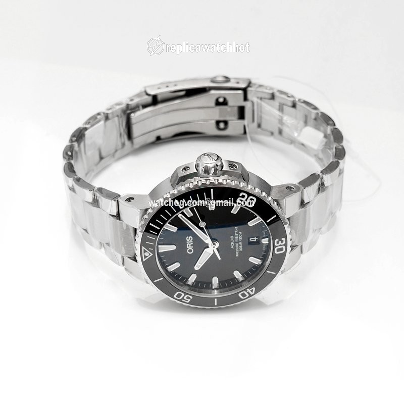 Oris Aquis Date Mens watch Unisex Automatic Steel 01 733 7732 4134-07 8 21 05PEB 2