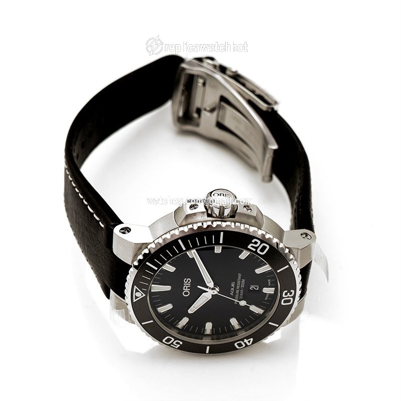 Oris Aquis Date Mens watch Unisex Automatic Steel 01 733 7730 4124-07 5 24 10EB 2