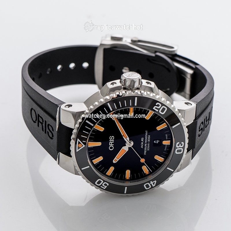 Oris Aquis Date Mens watch Unisex Automatic Steel 01 733 7730 4159-07 4 24 64EB 2