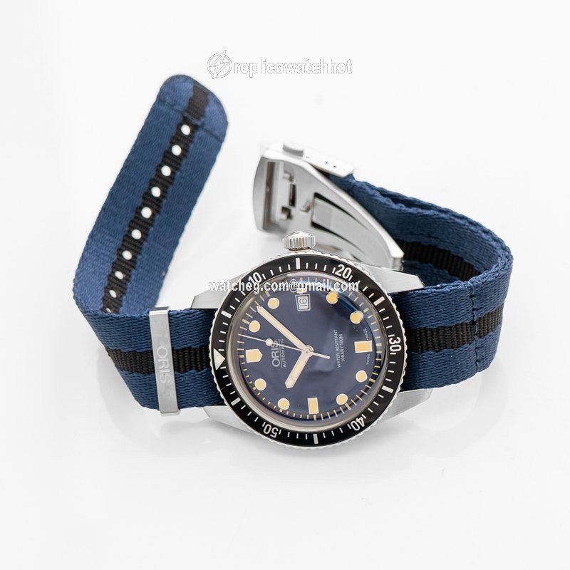Oris Divers Sixty Five Mens watch Unisex Automatic Steel 01 733 7720 4055-07 5 21 28FC 2