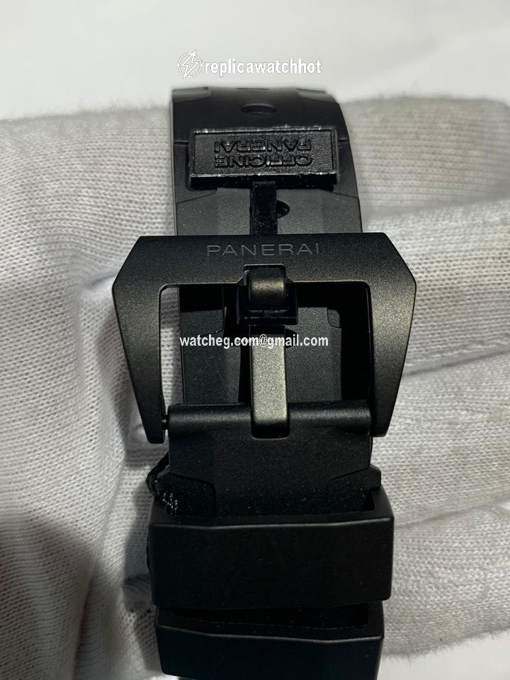 Panerai Luminor Submersible Mens watch Unisex Automatic Carbon PAM00979 2