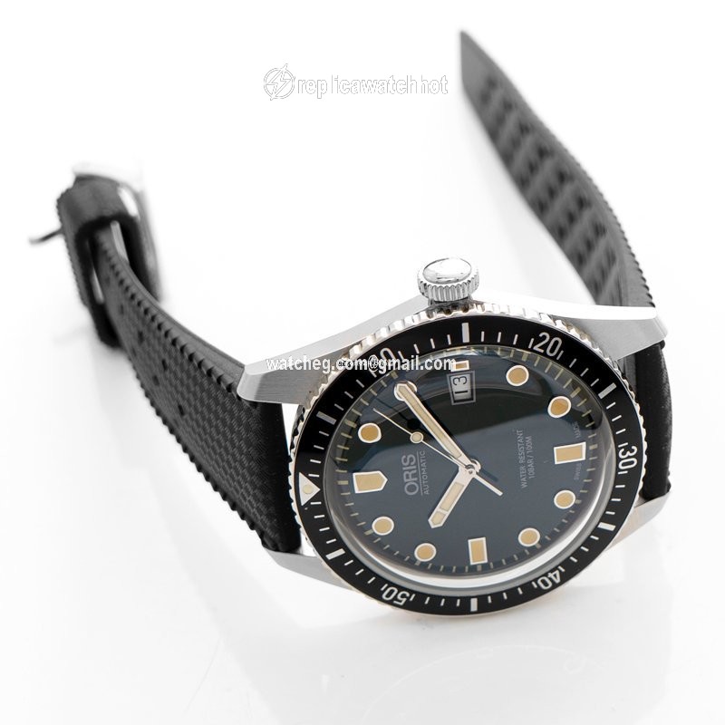 Oris Divers Sixty Five Mens watch Unisex Automatic Steel 01 733 7720 4057-07 4 21 18 2