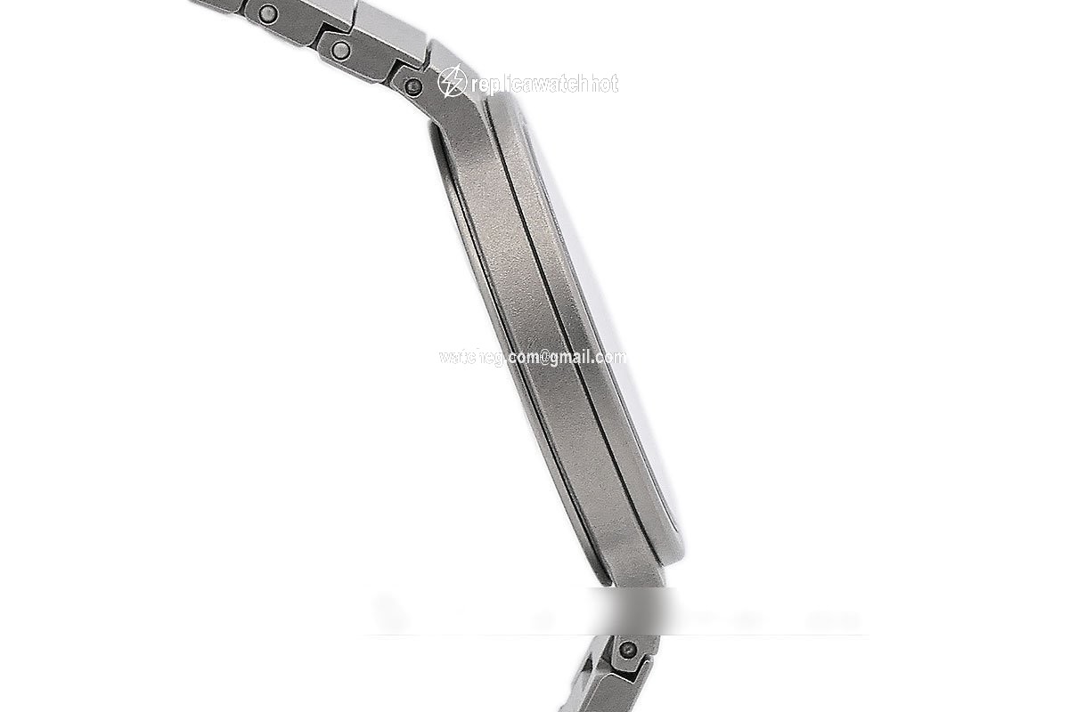 IWC Porsche Design Quartz Titanium 3336 2