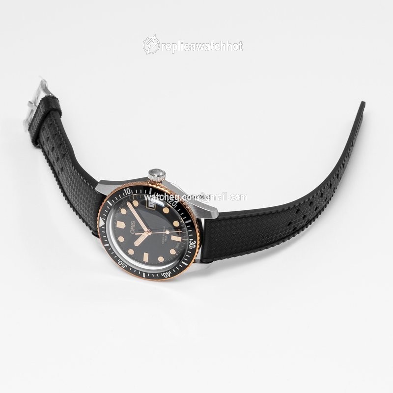 Oris Divers Sixty Five Mens watch Unisex Automatic Steel 01 733 7747 4354-07 4 17 18 2