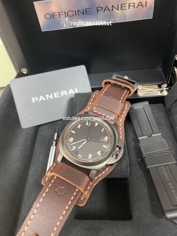 Panerai Luminor Mens watch Unisex Manual winding Titanium PAM 00779 2