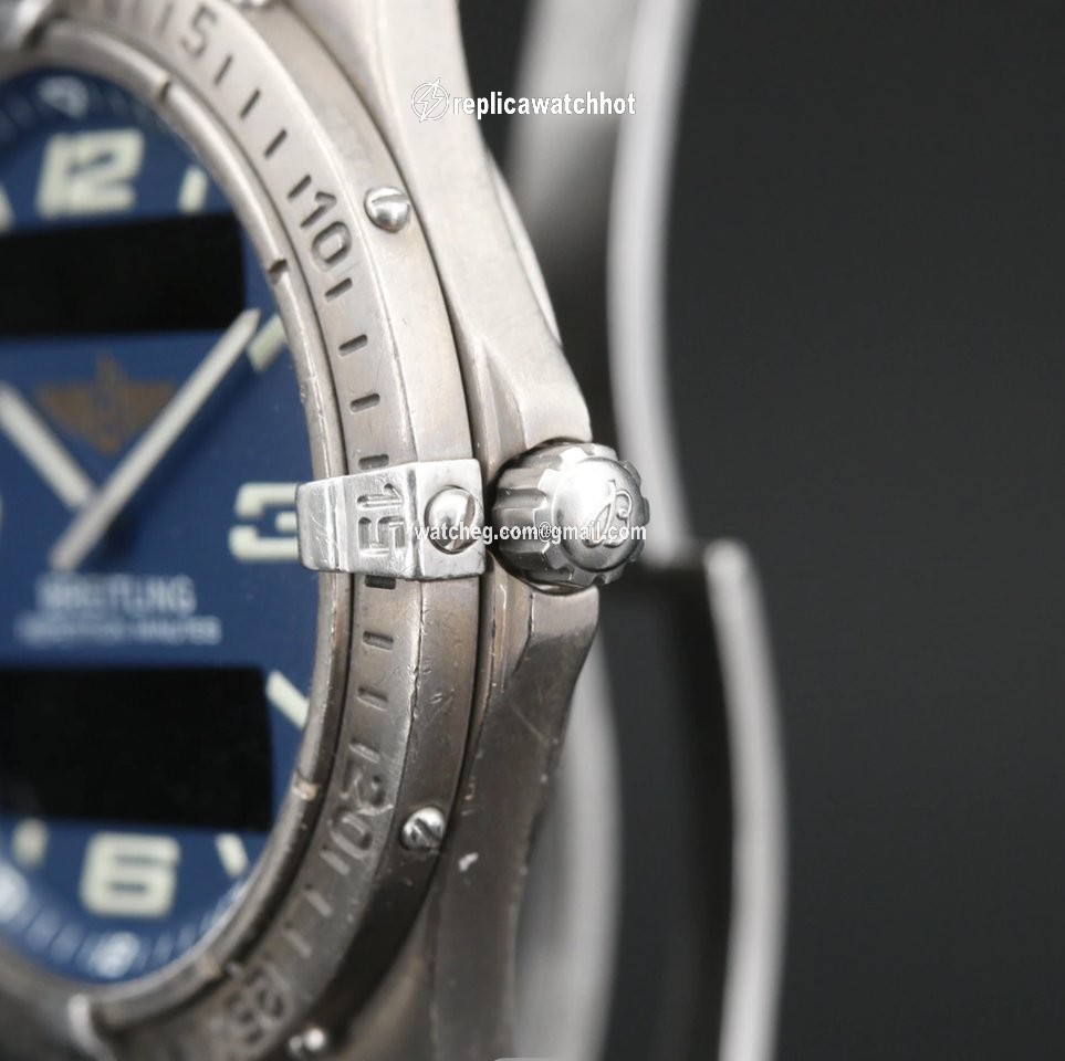 Breitling Aerospace Mens watch Unisex Quartz Titanium E65062 2