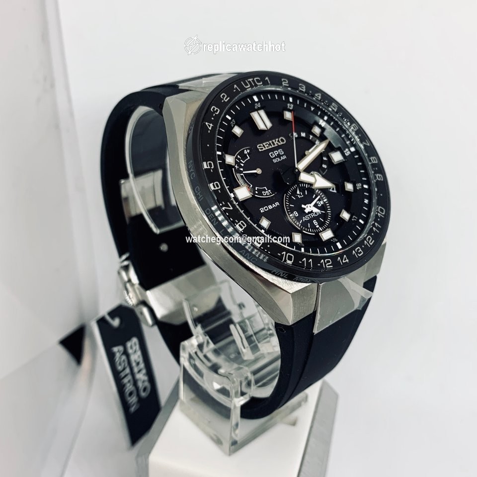 Seiko Astron GPS Solar Chronograph Mens watch Unisex Quartz Titanium SSE169J1 2