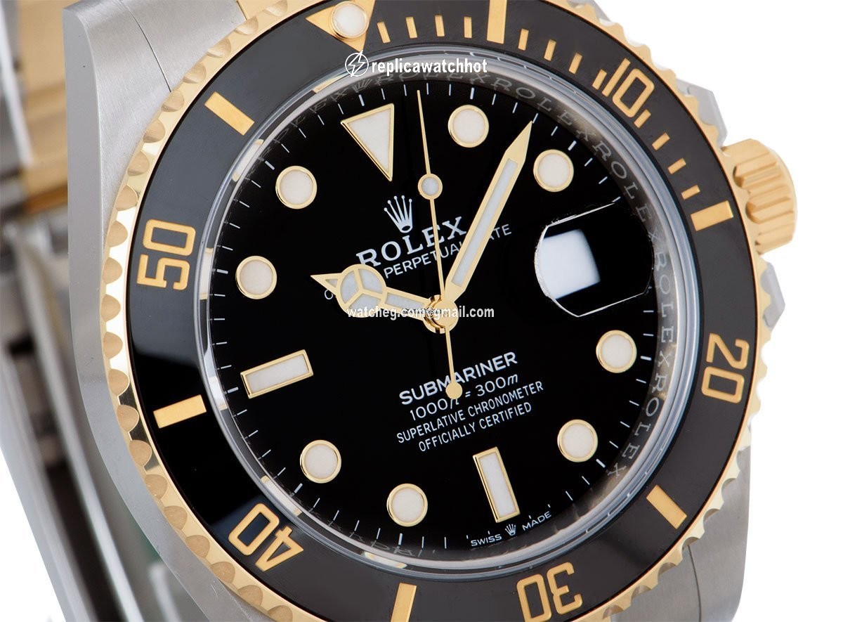 Rolex Submariner Date Mens watch Unisex Gold Steel Automatic 126613LN 2