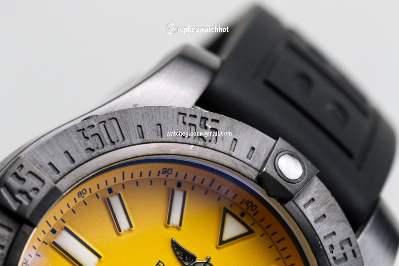 Breitling Avenger II Seawolf Automatic Steel M17331E2 I530 2